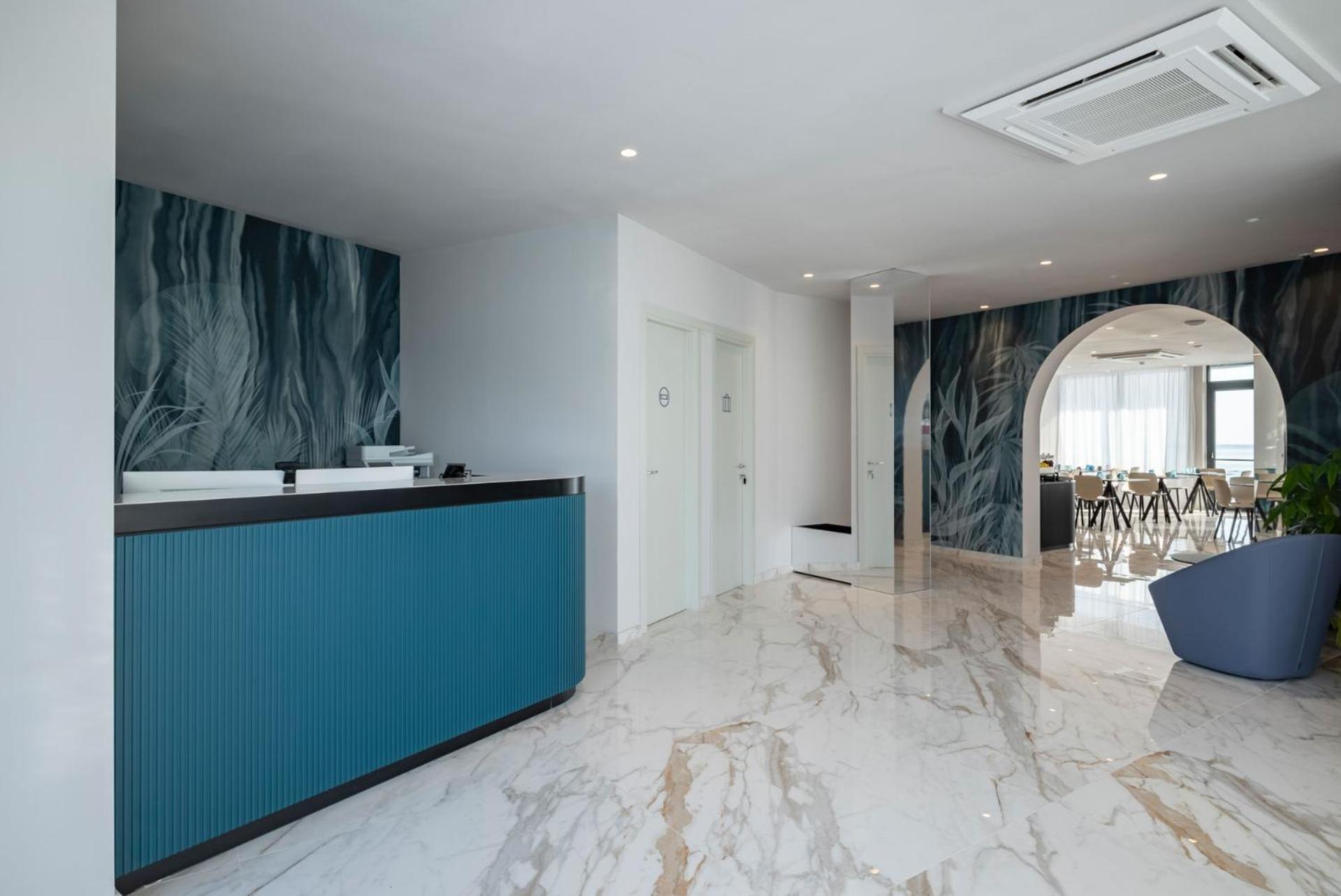 Hotel Playa Suite Fano Bagian luar foto