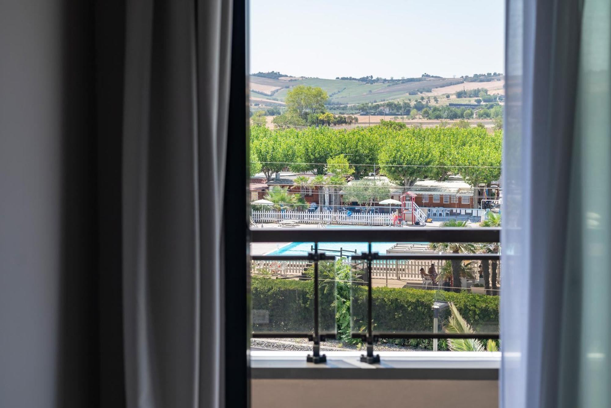 Hotel Playa Suite Fano Ruang foto