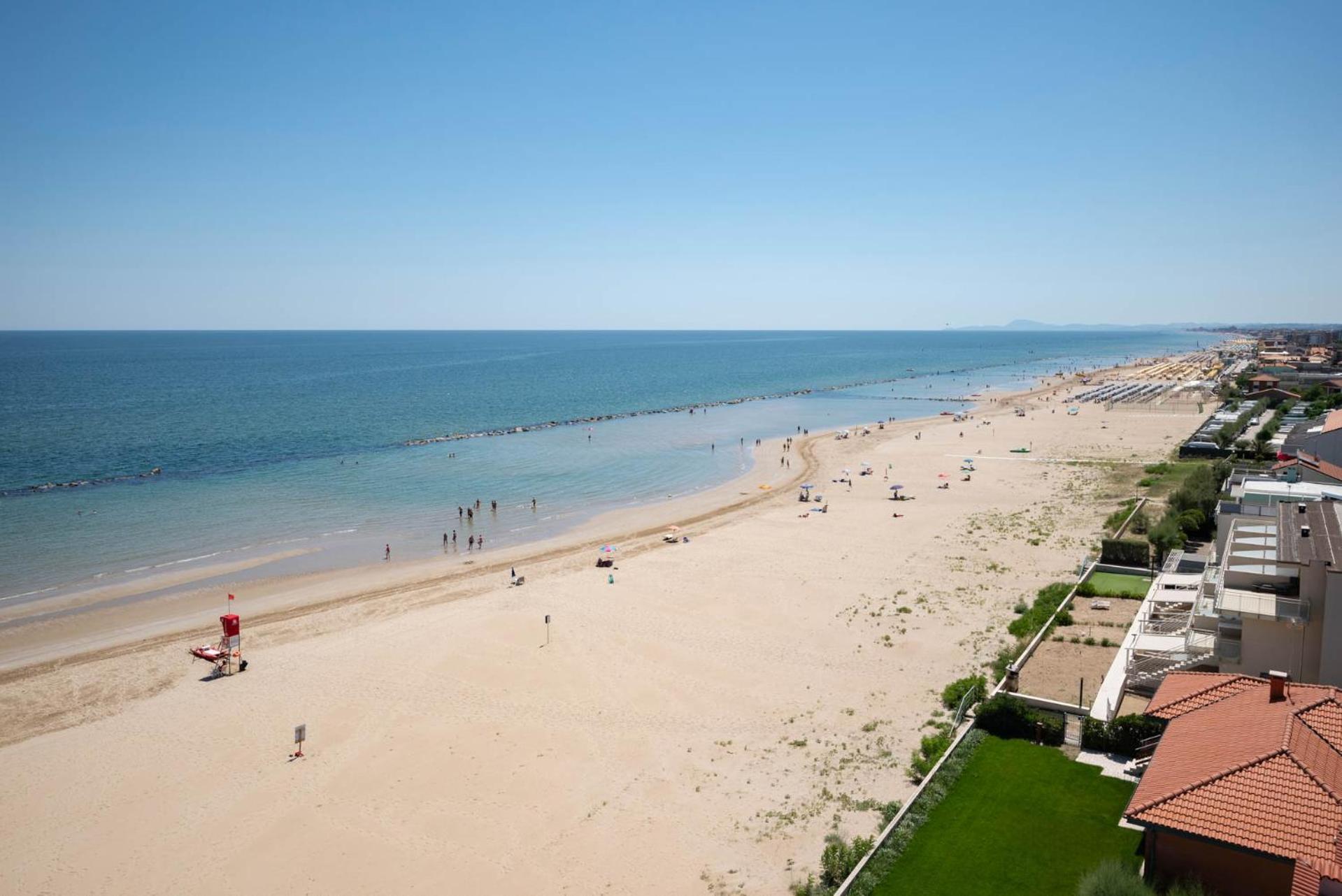 Hotel Playa Suite Fano Bagian luar foto