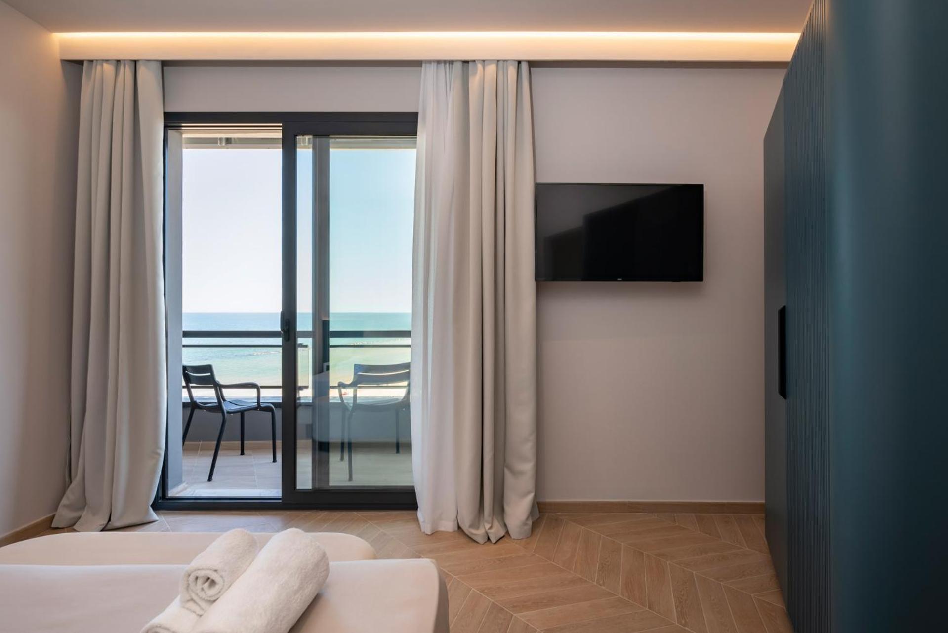 Hotel Playa Suite Fano Bagian luar foto